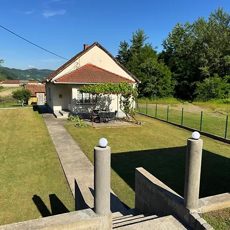 펜션 Vikendica Lazic